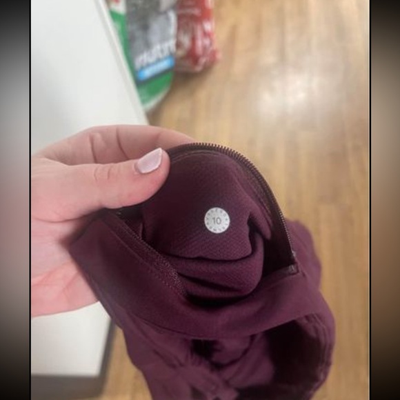 Lululemon crop leggings - Picture 2 of 2